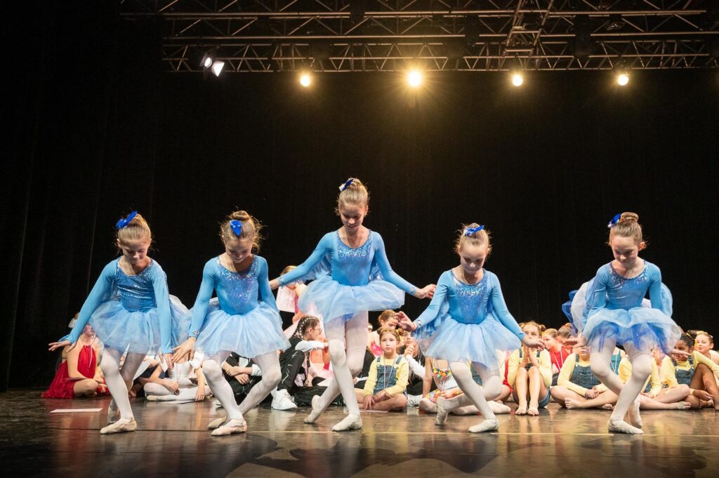 Балетная академия Владимира Ипполитова Две золотые медали в Сент-Шамоне на Rencontres Chorégraphiques 2026.