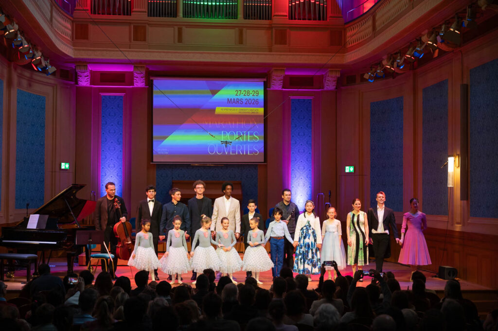 Académie de ballet Vladimir Ippolitov Élèves de l’académie se produisant au Conservatoire de Genève dans « Chostakovich, On danse ! »