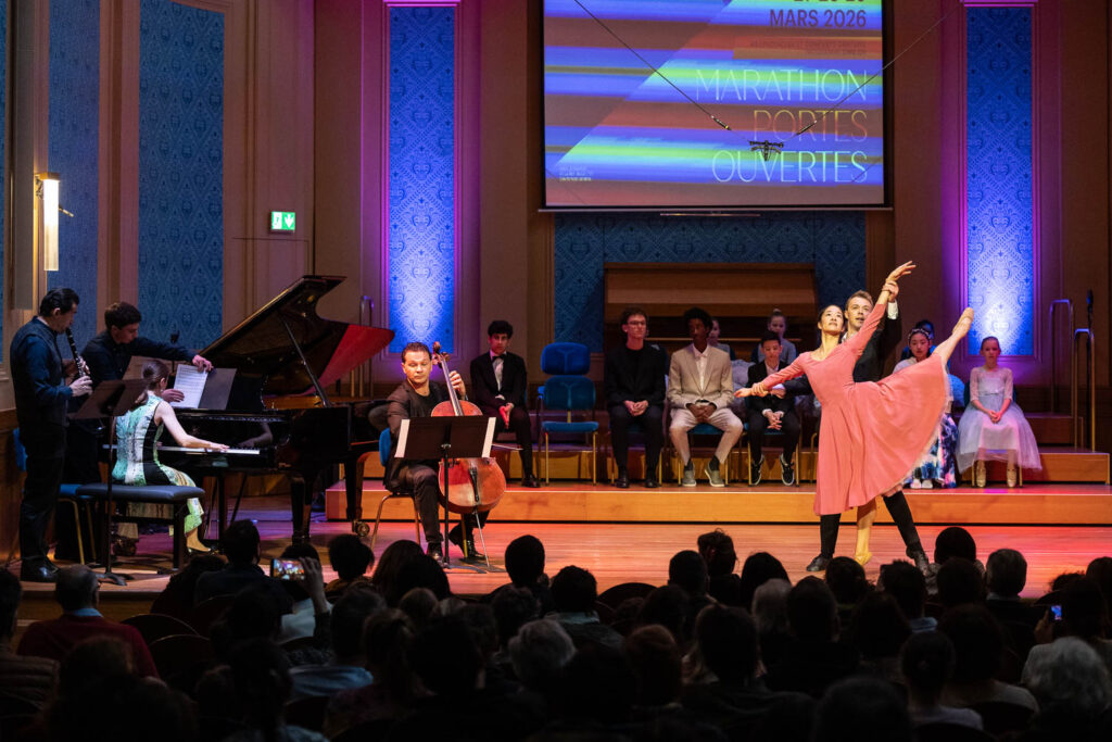 Académie de ballet Vladimir Ippolitov Élèves de l’académie se produisant au Conservatoire de Genève dans « Chostakovich, On danse ! »